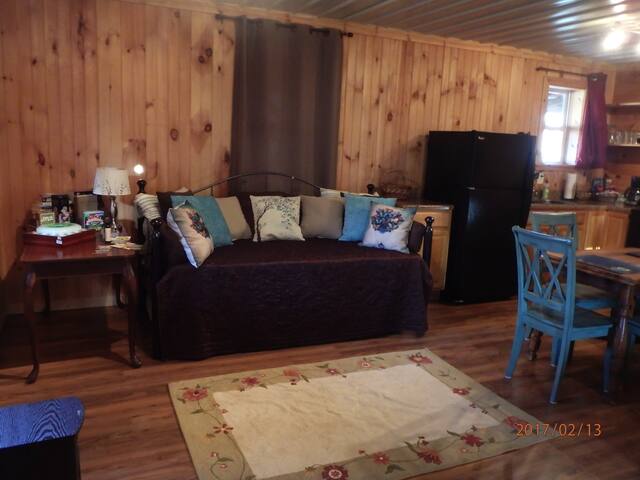 CLIMB ON INN - Apt 2 - Naturally Gorgeous- RRG