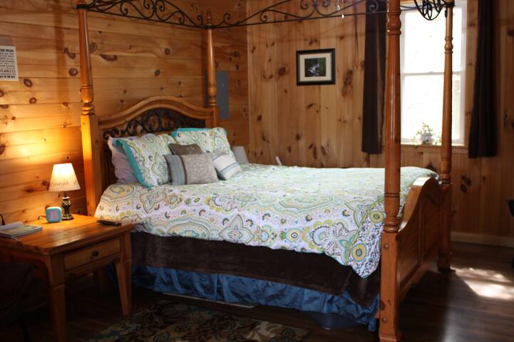 CLIMB ON INN - Apt 2 - Naturally Gorgeous- RRG