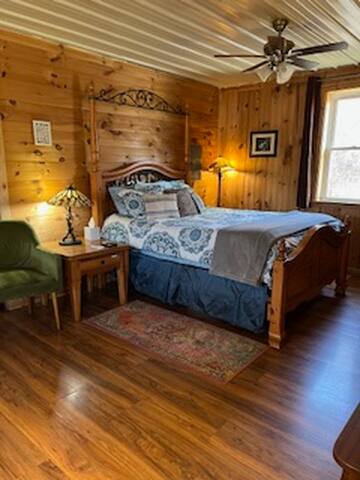 CLIMB ON INN - Apt 2 - Naturally Gorgeous- RRG