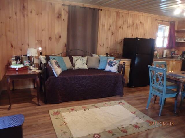 CLIMB ON INN - Apt 2 - Naturally Gorgeous- RRG