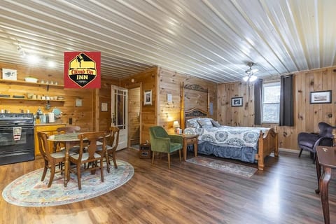 CLIMB ON INN - Apt 2 - Naturally Gorgeous- RRG