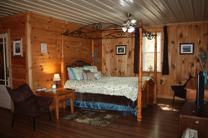 CLIMB ON INN - Apt 2 - Naturally Gorgeous- RRG
