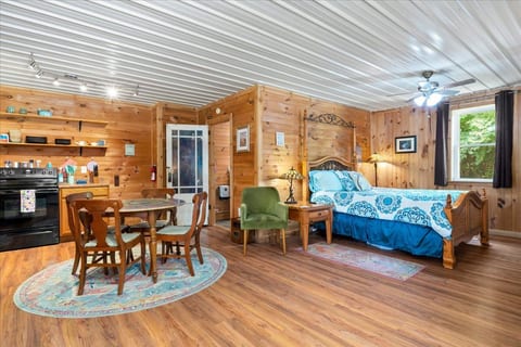 CLIMB ON INN - Apt 2 - Naturally Gorgeous- RRG