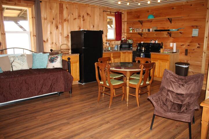 CLIMB ON INN - Apt 2 - Naturally Gorgeous- RRG
