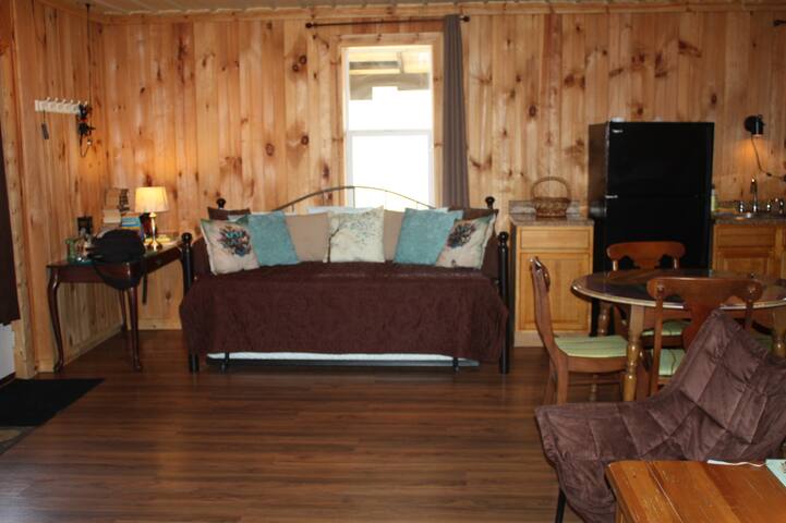 CLIMB ON INN - Apt 2 - Naturally Gorgeous- RRG