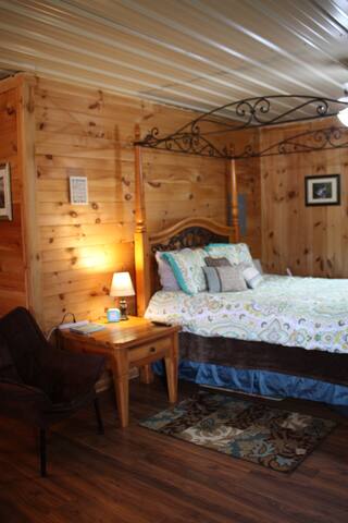 CLIMB ON INN - Apt 2 - Naturally Gorgeous- RRG