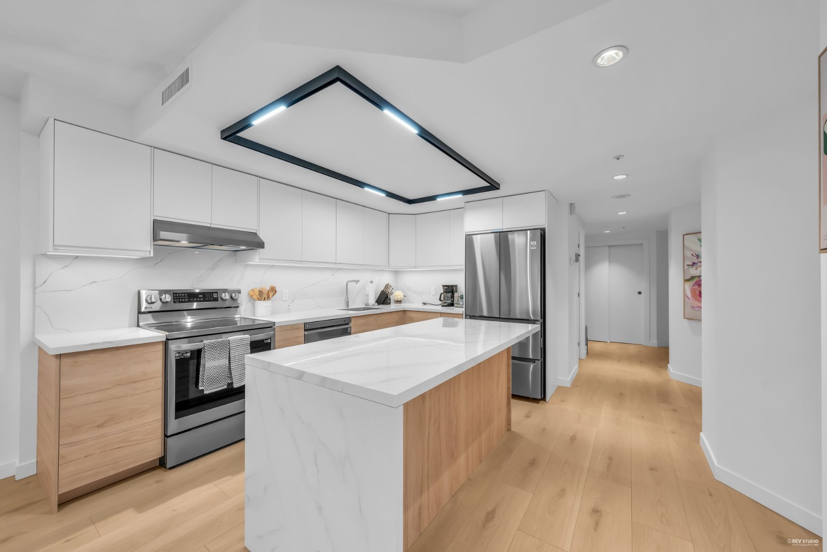 seabird-and-stone-or-bright-and-modern-2-bdrm-condo/