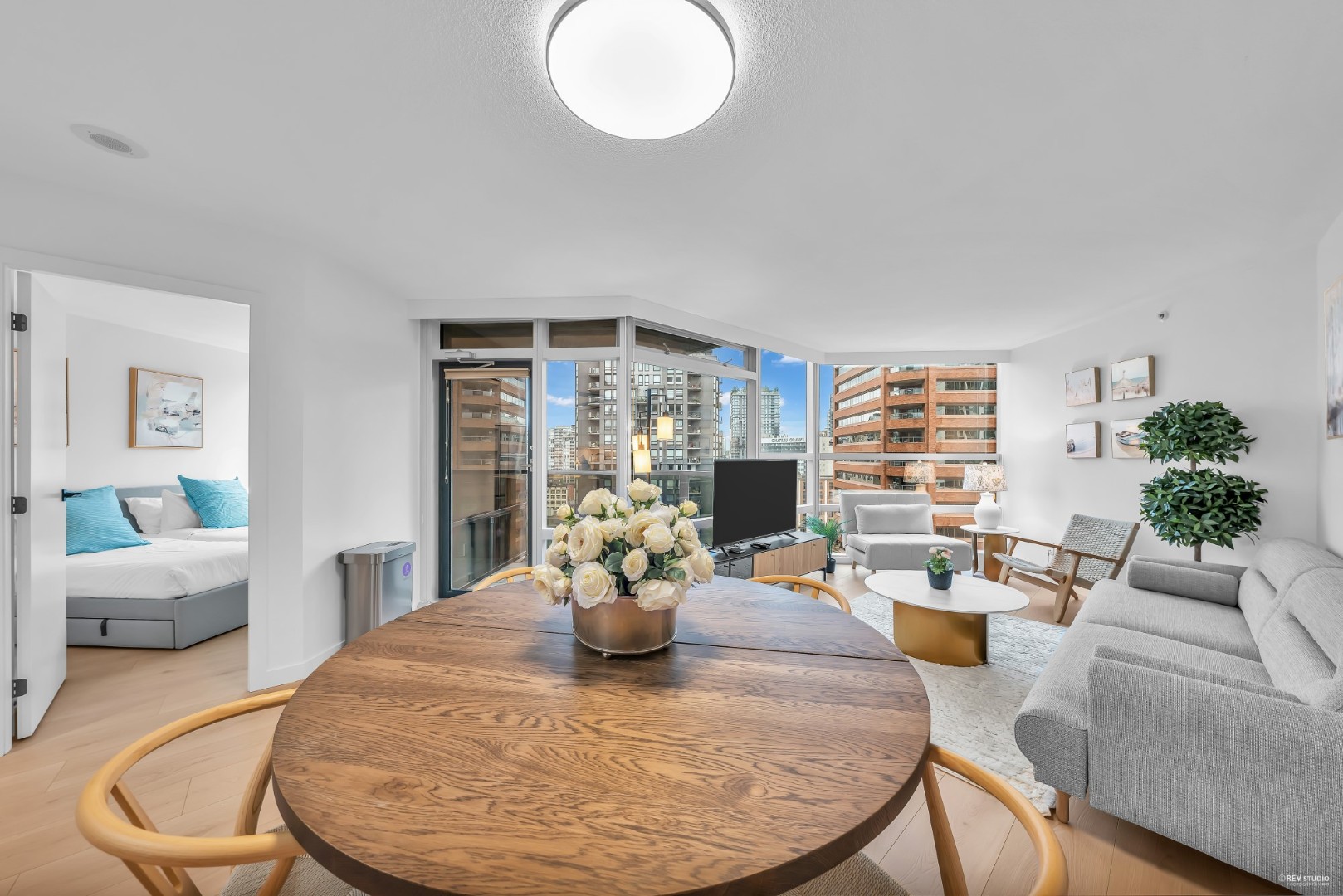 seabird-and-stone-or-bright-and-modern-2-bdrm-condo/