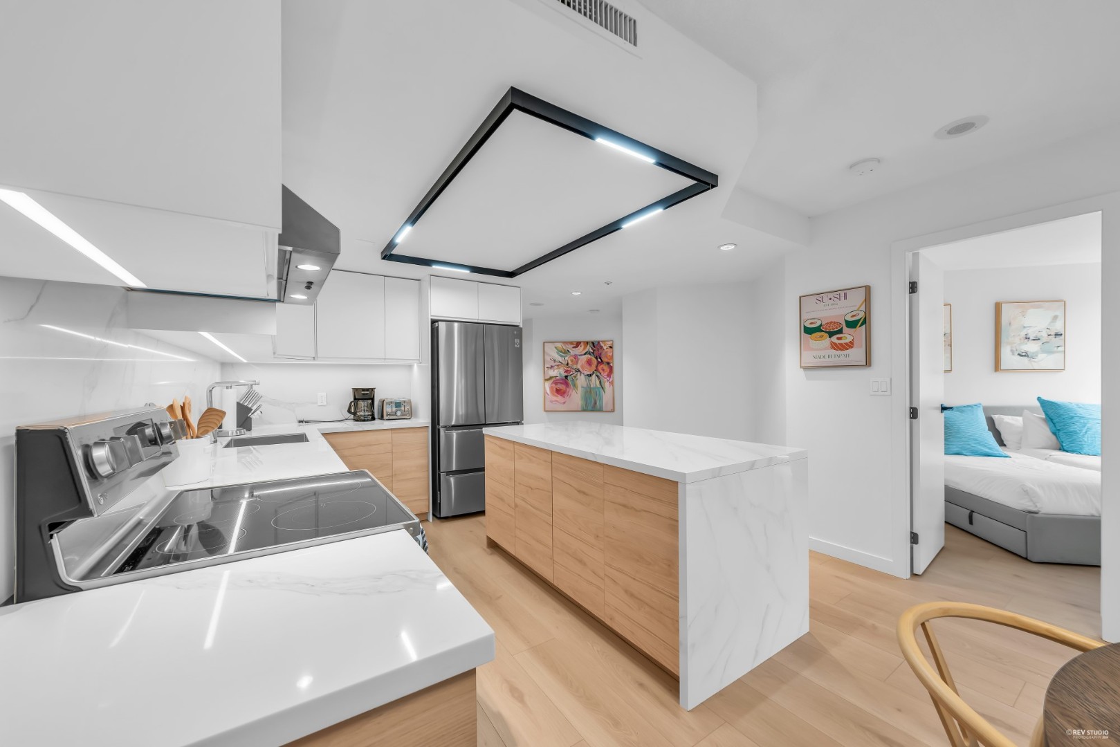 seabird-and-stone-or-bright-and-modern-2-bdrm-condo/