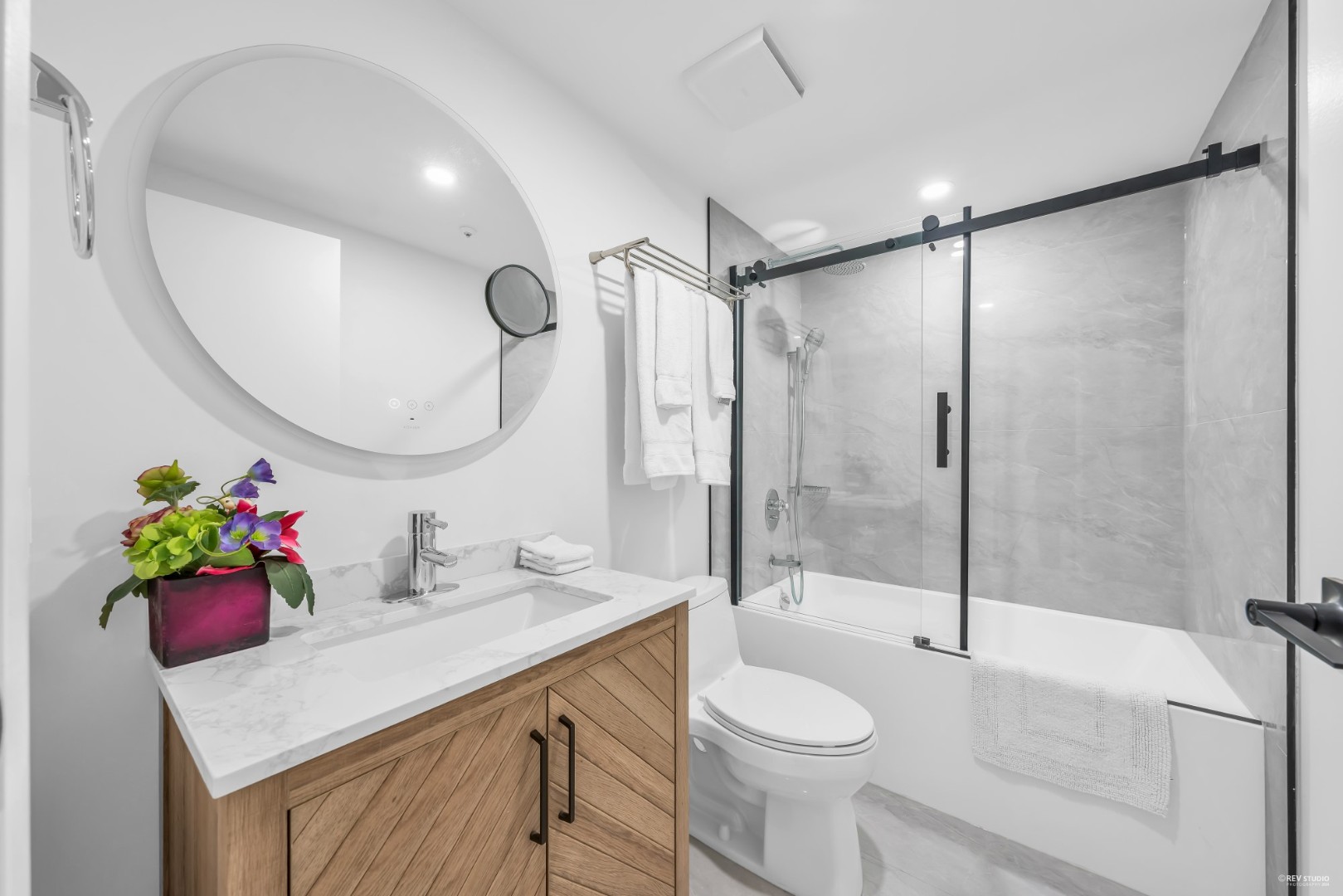 seabird-and-stone-or-bright-and-modern-2-bdrm-condo/