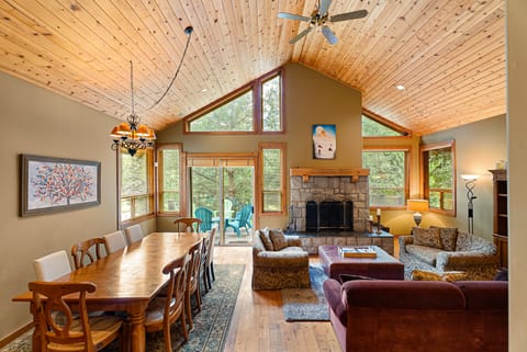 Marmot's Meadow Chalet: Tranquil 14th Fairway