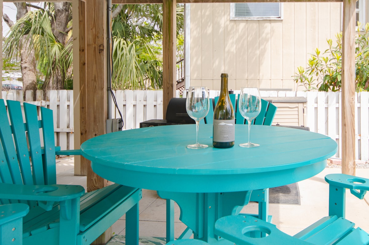 entire-pool-home-steps-to-beach/