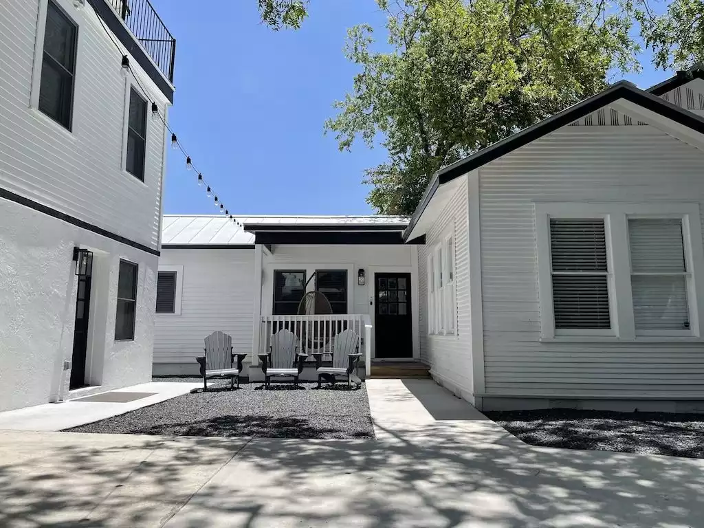 Stunning downtown Lavaca home by Convention Center