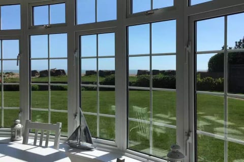 Stunning Beachfront Apartment on Ferring beach