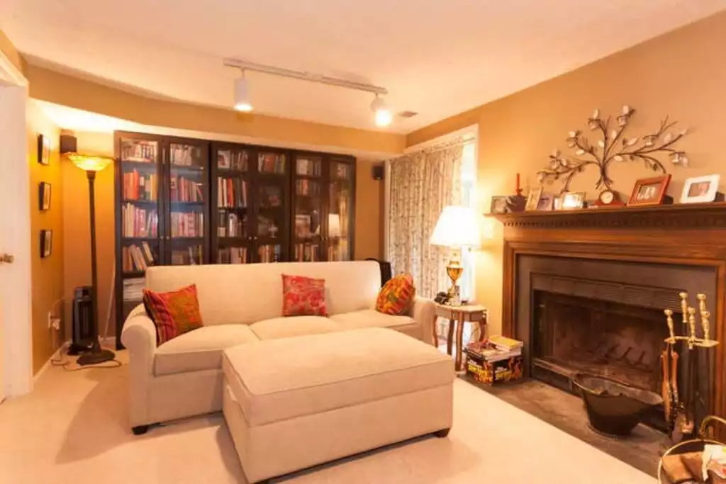 Media room. Queen size sofa bed. Media room. Queen size sofa bed. - Townhome-Fairfax/Reston/Chantilly/Fair Oaks - Fairfax