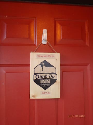 Climb On Inn ~APT 1- Explore Comfort & Nature -RRG