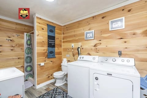 Climb On Inn ~APT 1- Explore Comfort & Nature -RRG