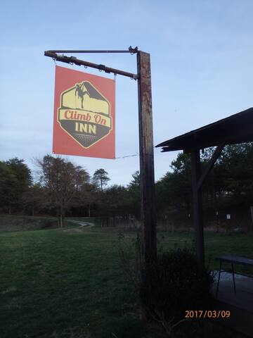 Climb On Inn ~APT 1- Explore Comfort & Nature -RRG