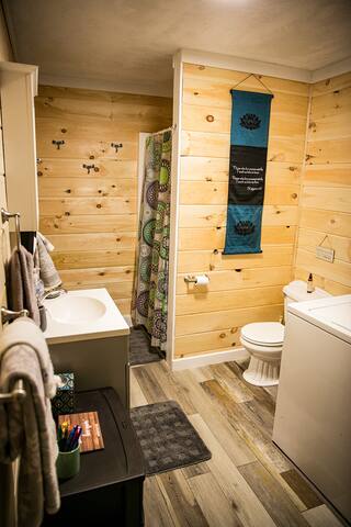 Climb On Inn ~APT 1- Explore Comfort & Nature -RRG