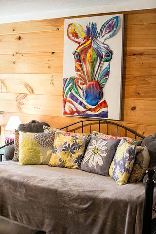 Climb On Inn ~APT 1- Explore Comfort & Nature -RRG