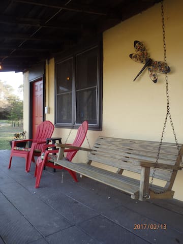 Climb On Inn ~APT 1- Explore Comfort & Nature -RRG