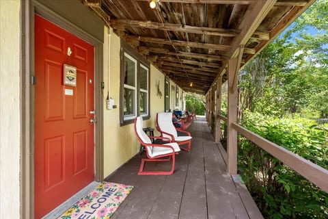 Climb On Inn ~APT 1- Explore Comfort & Nature -RRG
