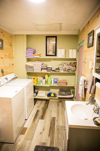 Climb On Inn ~APT 1- Explore Comfort & Nature -RRG