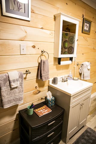 Climb On Inn ~APT 1- Explore Comfort & Nature -RRG