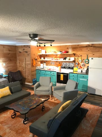 Climb On Inn ~APT 1- Explore Comfort & Nature -RRG