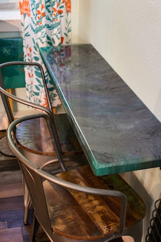 Climb On Inn ~APT 1- Explore Comfort & Nature -RRG