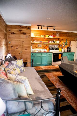 CLIMB ON INN Whole Property~ RRG-Family Reunion
