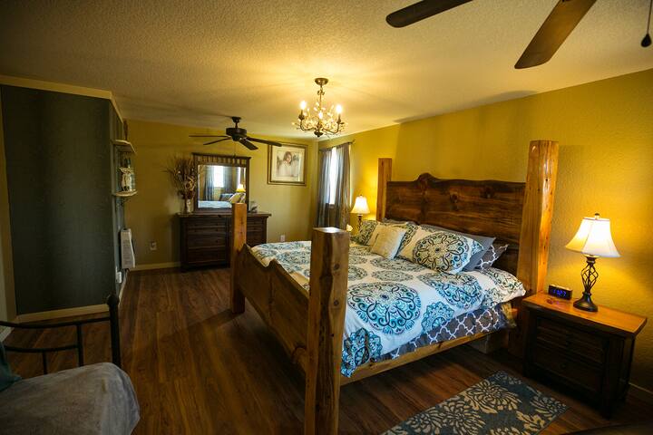 CLIMB ON INN Whole Property~ RRG-Family Reunion