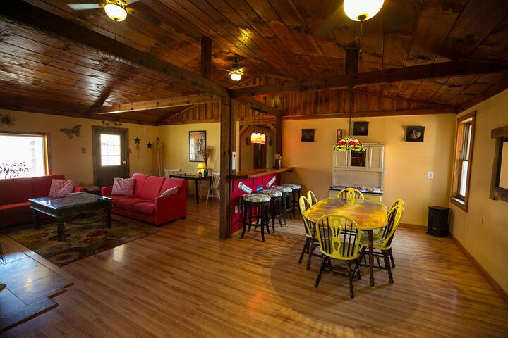 CLIMB ON INN Whole Property~ RRG-Family Reunion