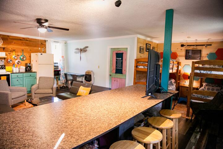 CLIMB ON INN Whole Property~ RRG-Family Reunion