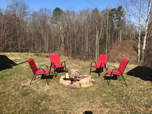 Climb On Inn- RRG-3 BR & 2 BA- Outdoor Paradise