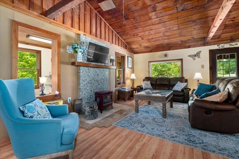 Climb On Inn- RRG-3 BR & 2 BA- Outdoor Paradise