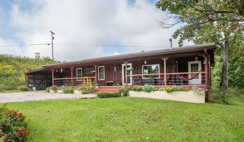 Climb On Inn- RRG-3 BR & 2 BA- Outdoor Paradise