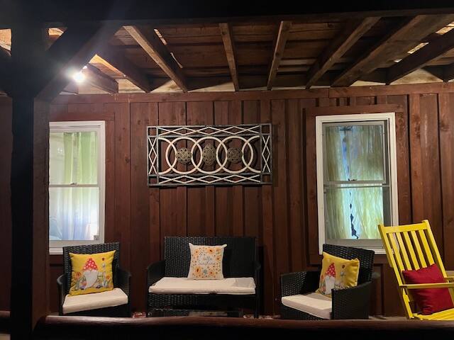 Climb On Inn- RRG-3 BR & 2 BA- Outdoor Paradise