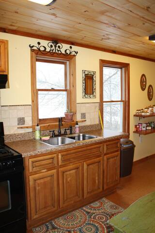 Climb On Inn- RRG-3 BR & 2 BA- Outdoor Paradise