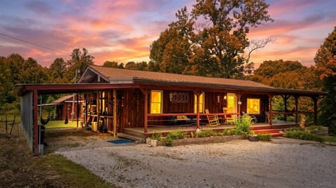 Climb On Inn- RRG-3 BR & 2 BA- Outdoor Paradise