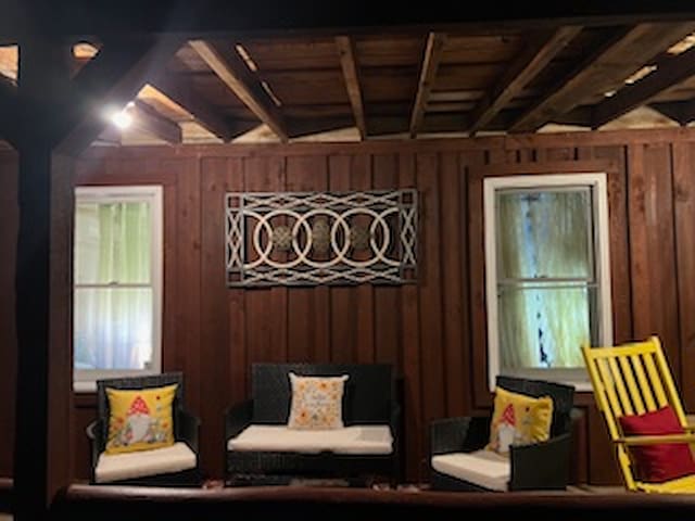 Climb On Inn- RRG-3 BR & 2 BA- Outdoor Paradise