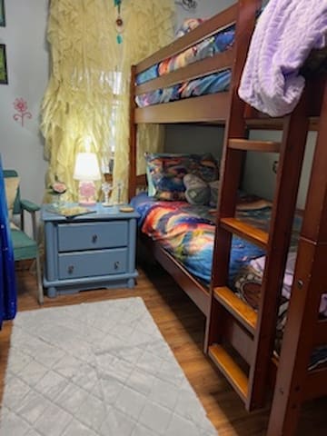 Climb On Inn- RRG-3 BR & 2 BA- Outdoor Paradise