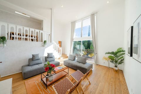 Stunning Views Retro Home w/ Pool/Spa
