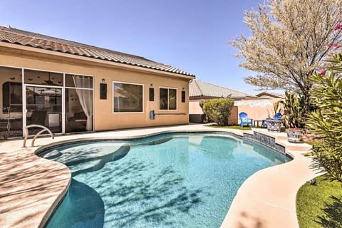 Peaceful Oasis Retreat with a Gorgeous Backyard!