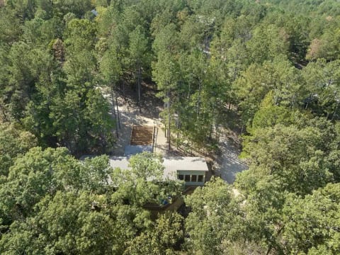 Secluded nature yet within minutes to attractions in Broken Bow & Hochatown