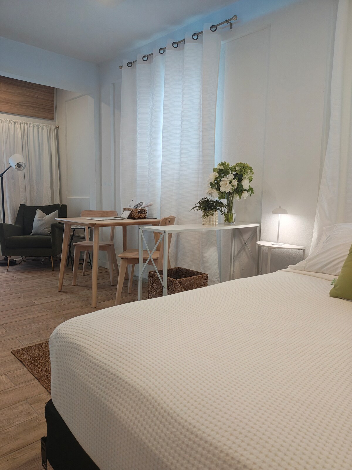 new-cozy-cool-studio-near-beach/