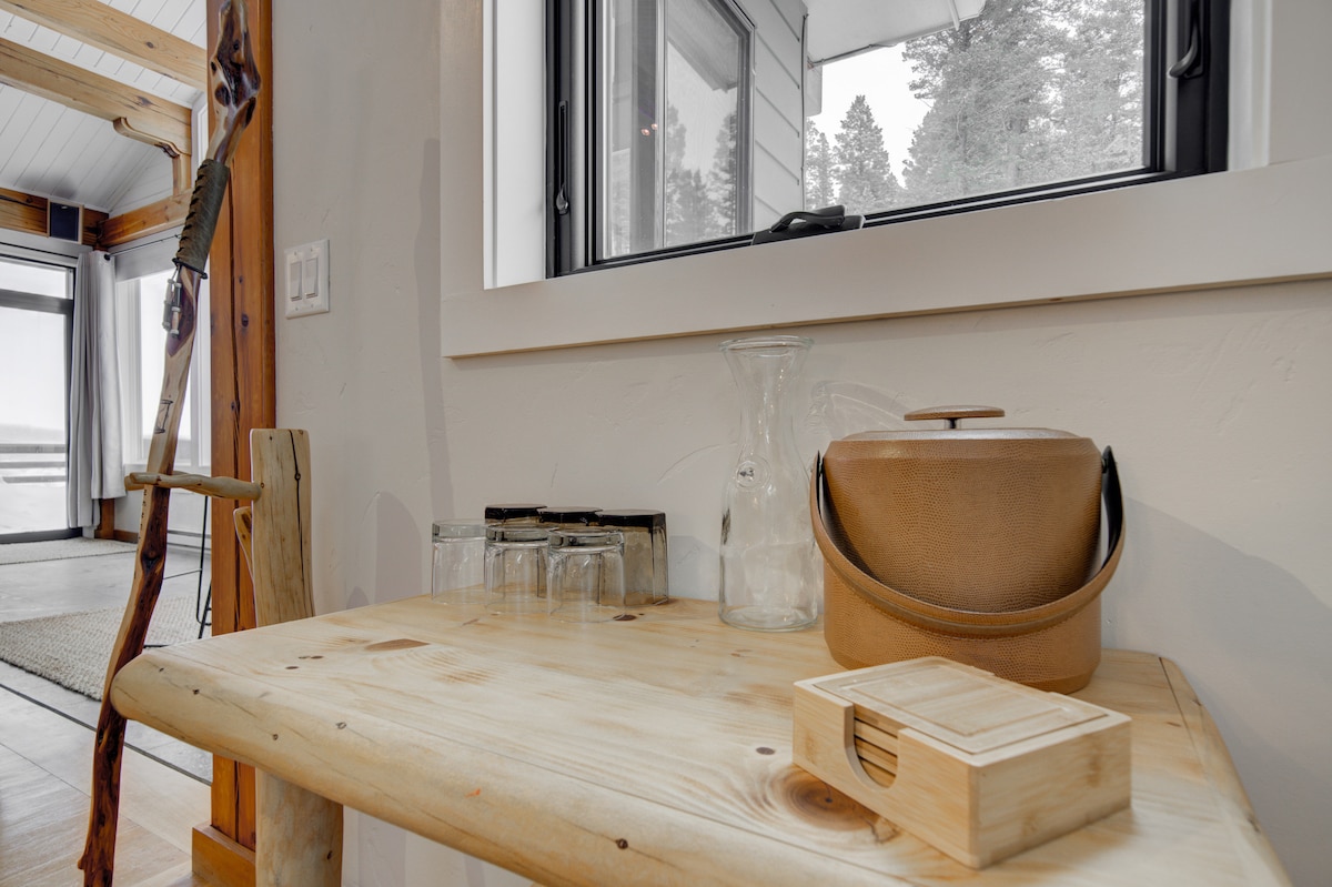 quinn-peaks-retreat-house-with-a-hot-tub/