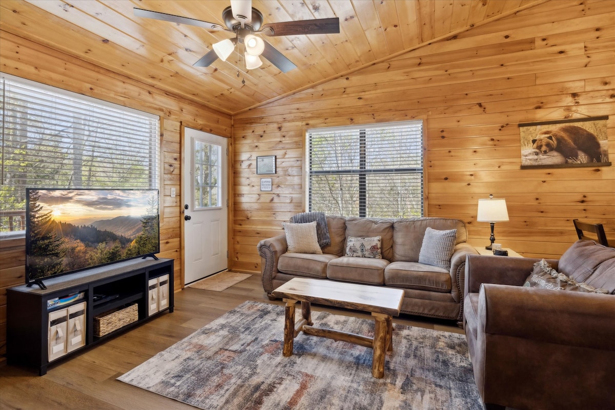 romantic-cabin-w-jacuzzi-hot-tub-fireplace/