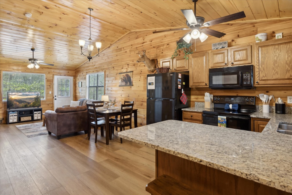 romantic-cabin-w-jacuzzi-hot-tub-fireplace/