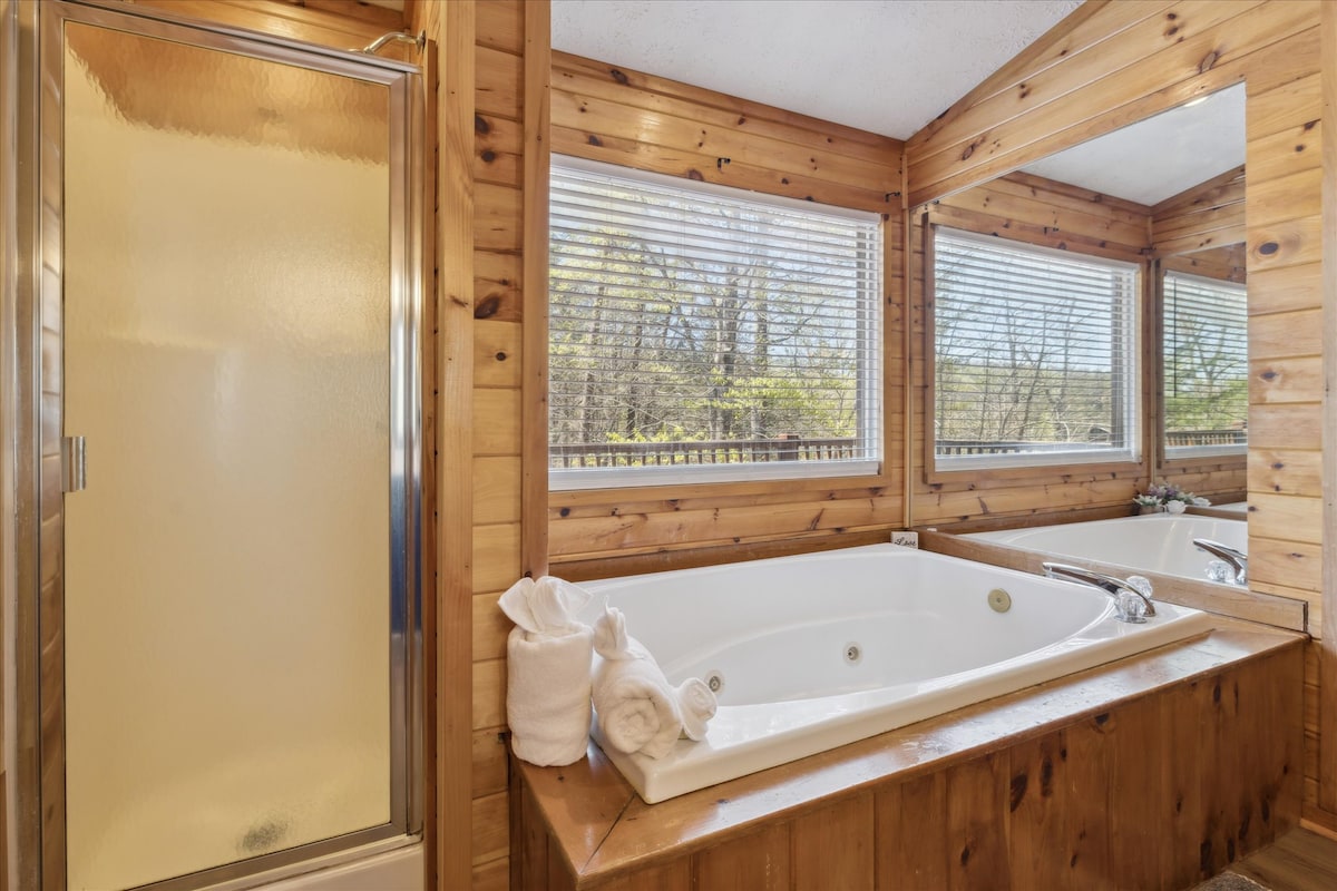 romantic-cabin-w-jacuzzi-hot-tub-fireplace/